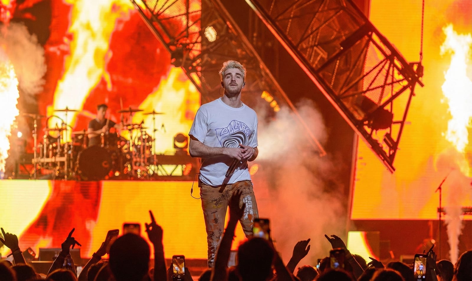 THE CHAINSMOKERS performing live, photographed by Connor Patterson.
