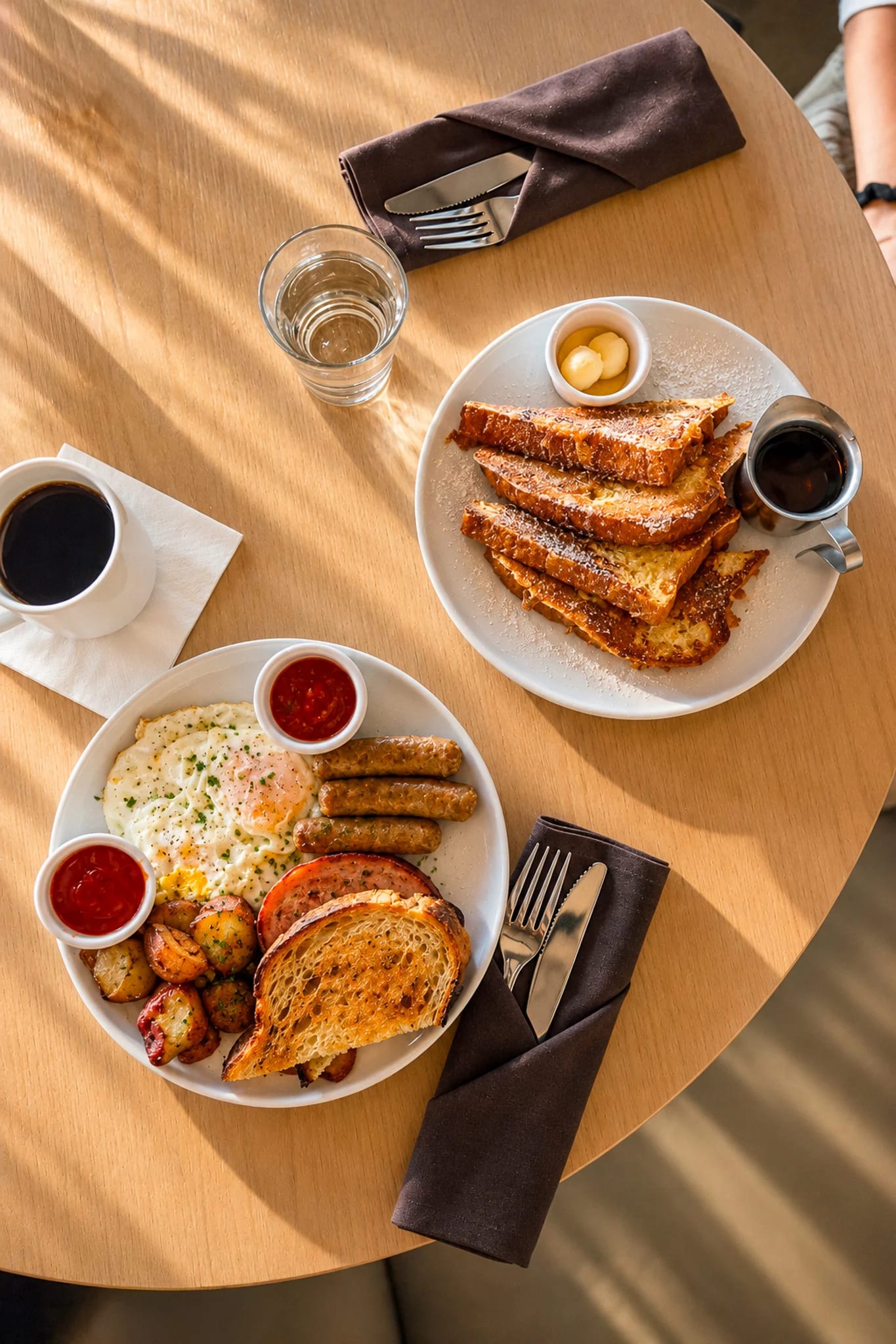 Breakfast plates and coffee at Suncadia