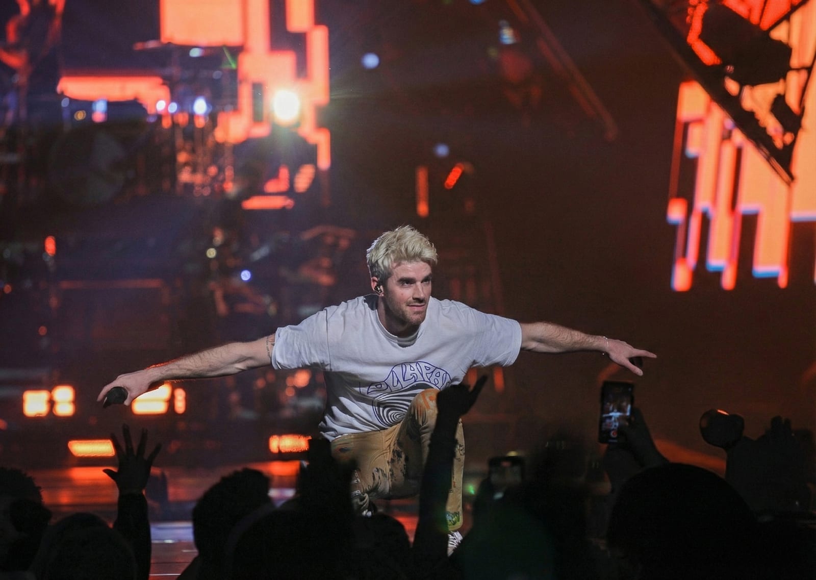 THE CHAINSMOKERS performing live, photographed by Connor Patterson