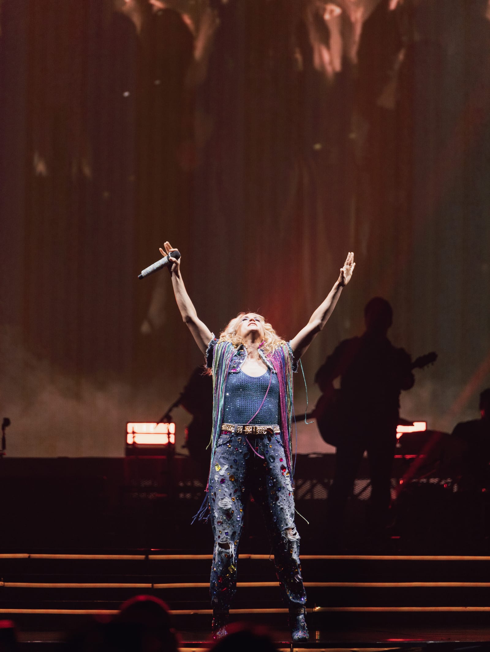Carrie Underwood performing live, frame 6 of 6