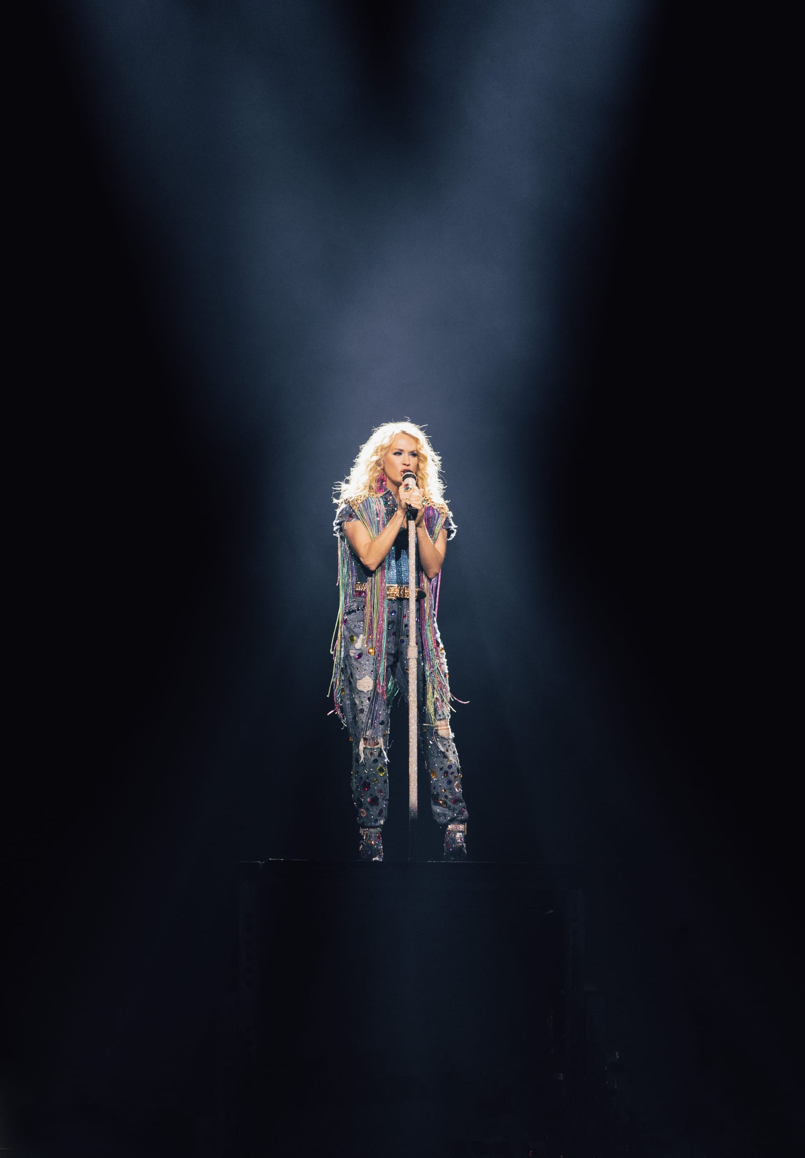 Carrie Underwood performing live, frame 2 of 6