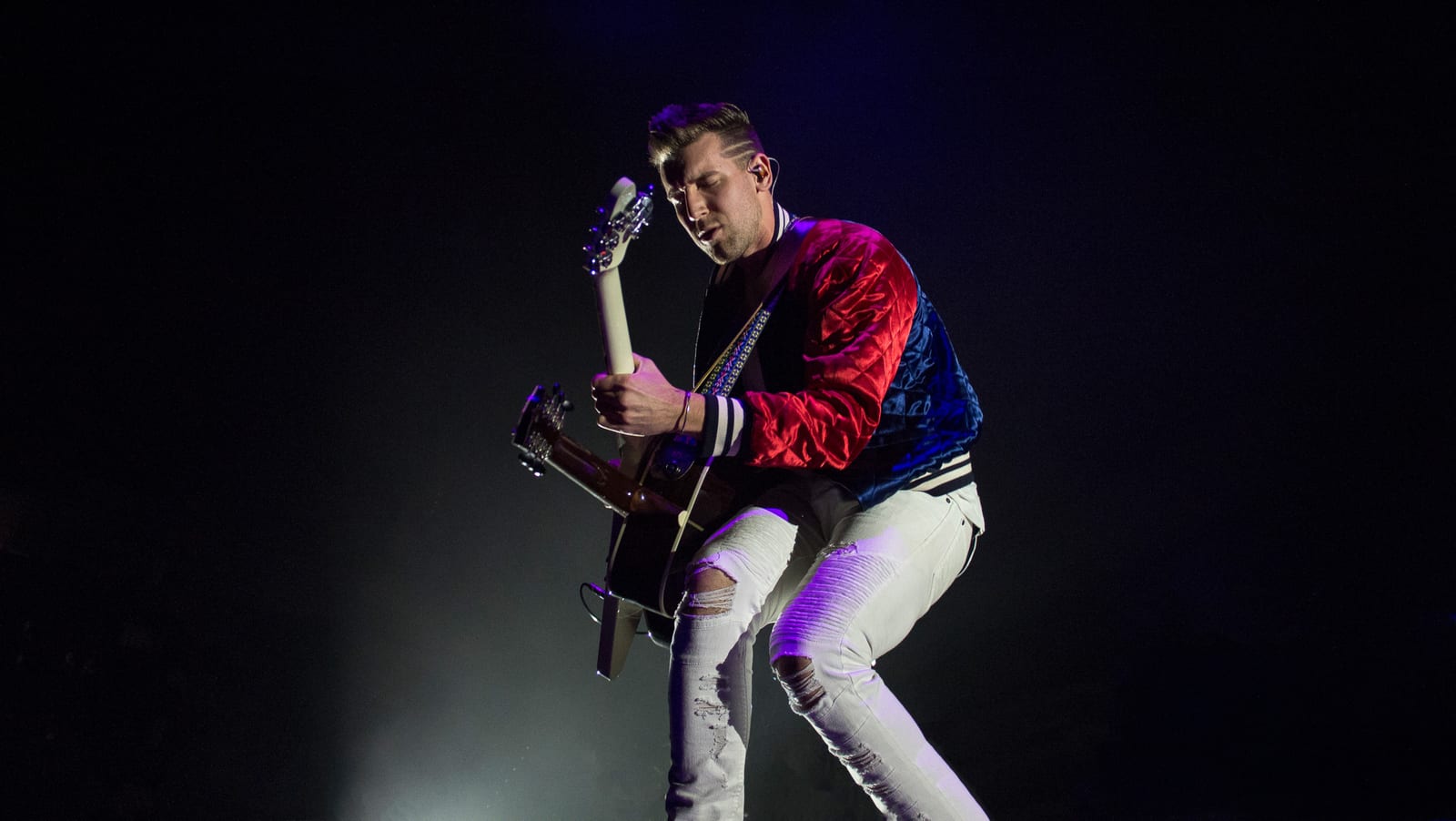 MAX FROST performing live, photographed by Connor Patterson.